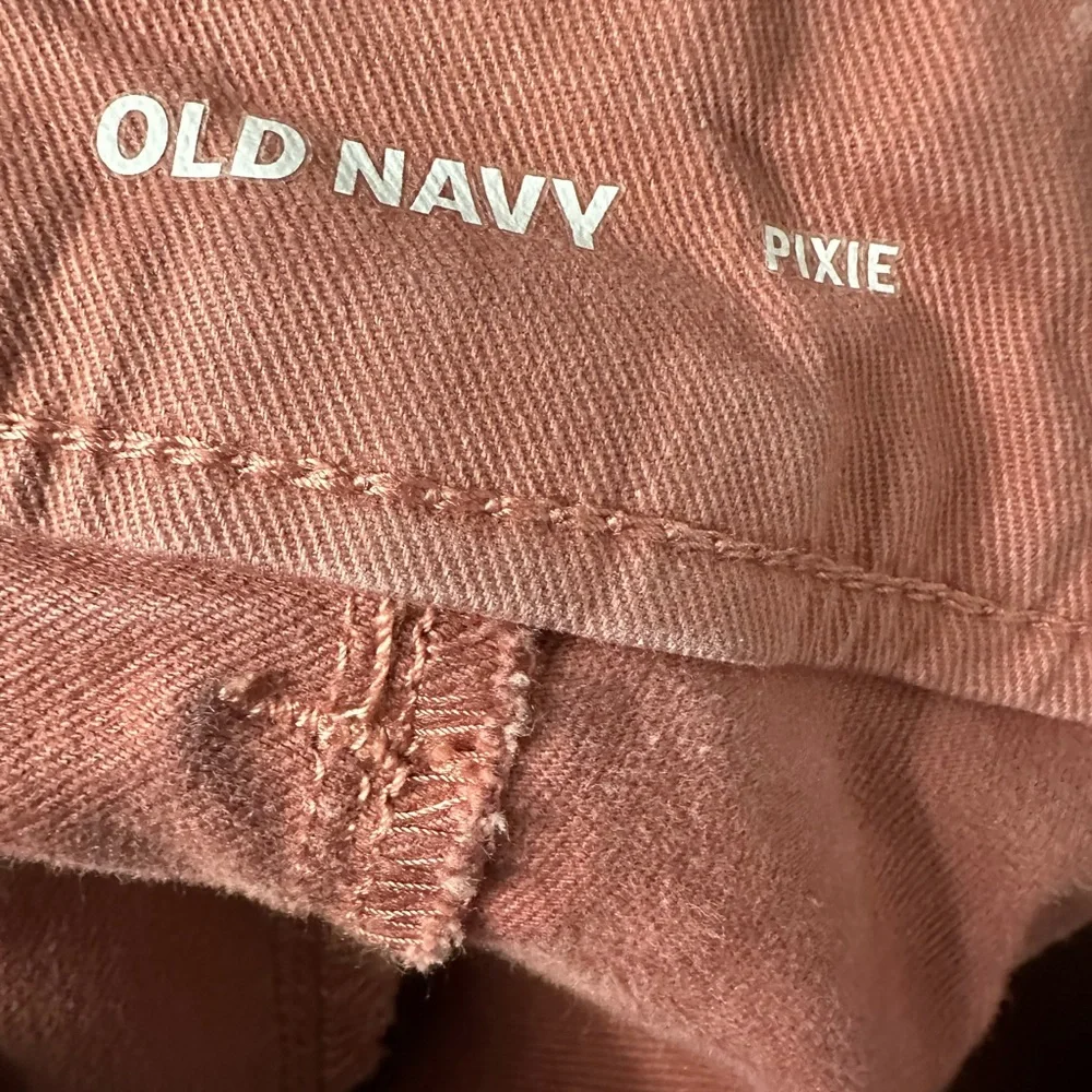 Old Navy Pixie Peach Ankle Length Pants - Picture 5 of 7